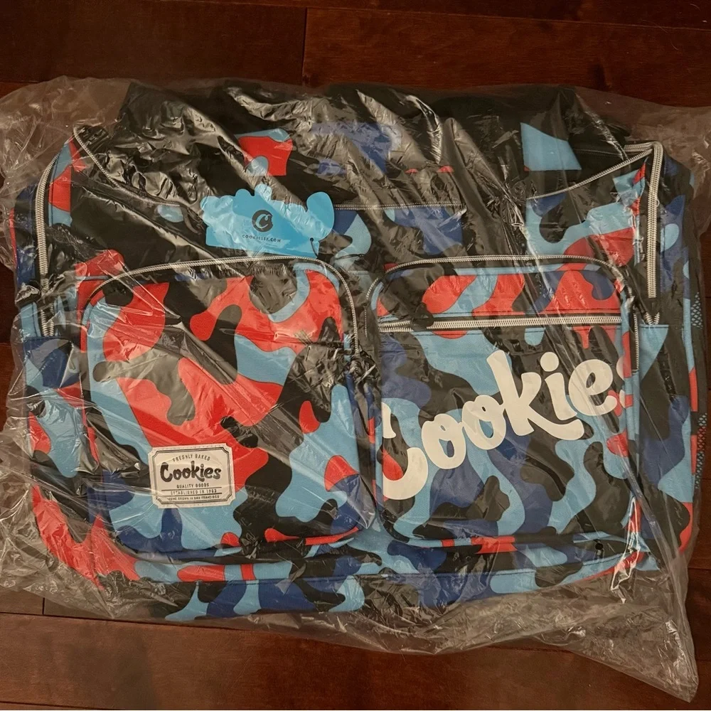 Cookies HERITAGE SMELL PROOF DUFFLE BAG - Blue Camo *New